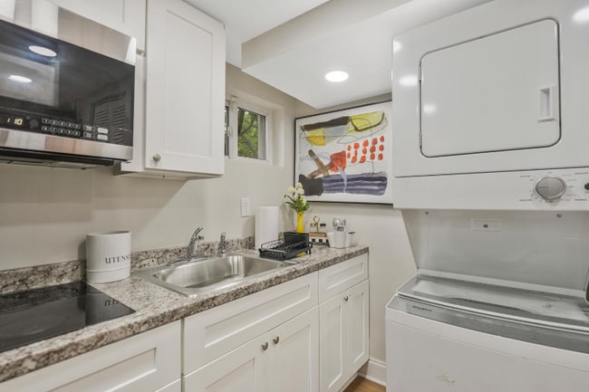 Foto del edificio - 325 Winslow Rd