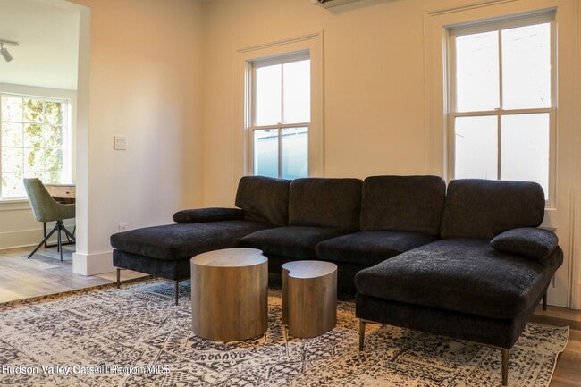 Foto del edificio - 18 Rock City Rd