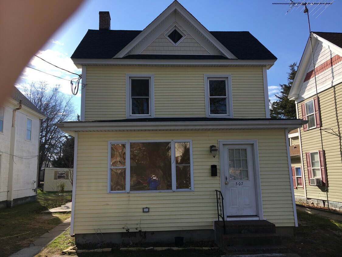 Primary Photo - 307 Byrn St