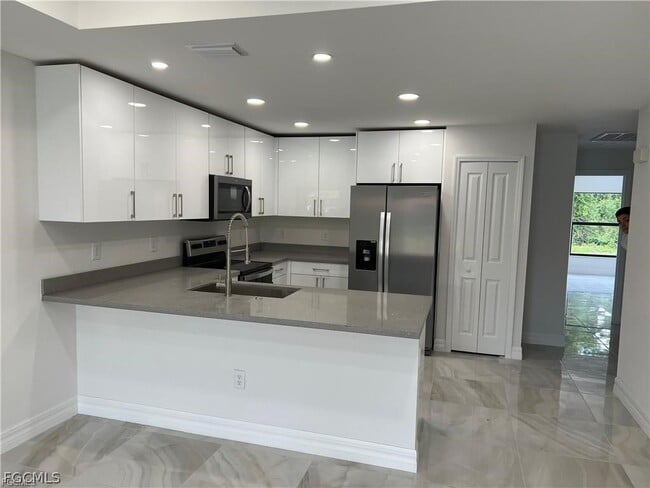 Building Photo - 4852 30th St SW