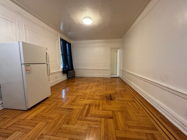 Building Photo - 377 Montgomery St