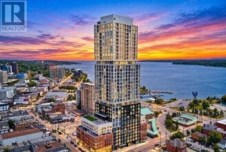 Building Photo - 39 Mary St