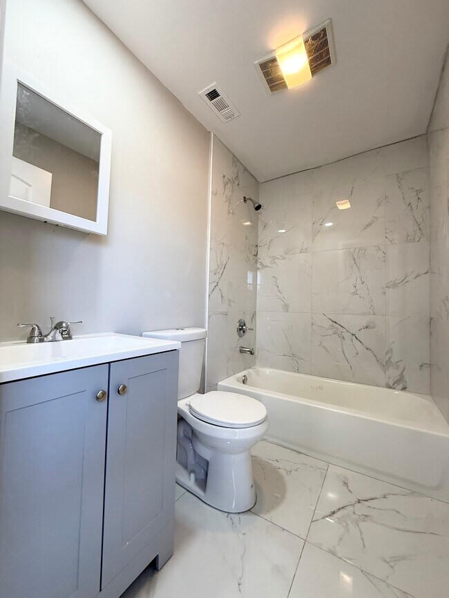 Building Photo - 41 Howe St