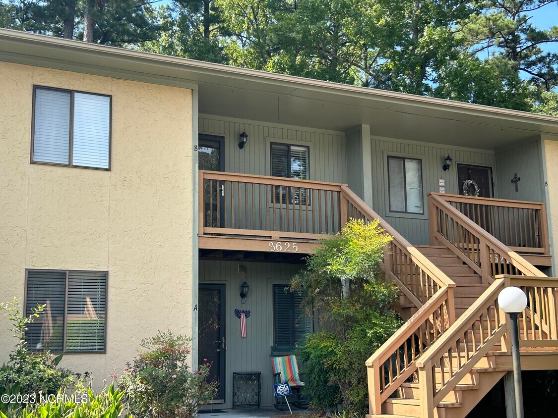 Foto principal - 3625 St Johns Ct