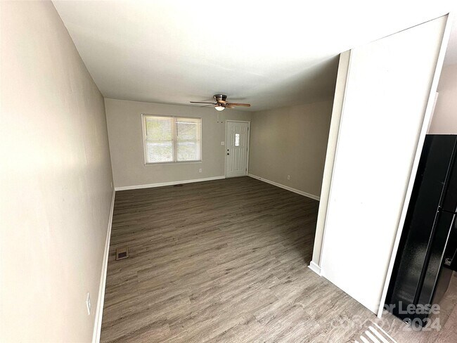 Foto del edificio - 550 Woodway Dr