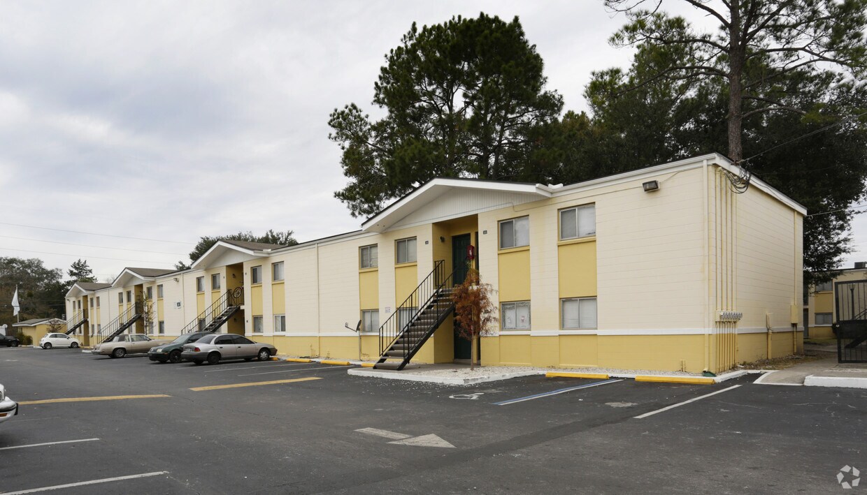 Magnolia Terrace Apartments in Jacksonville, FL