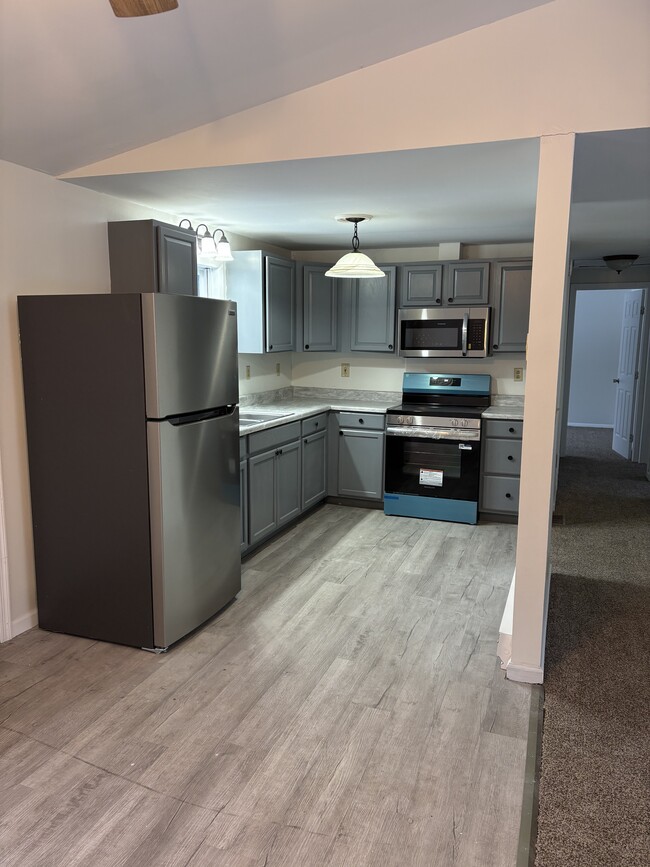 Building Photo - 4161 Romeo Rd