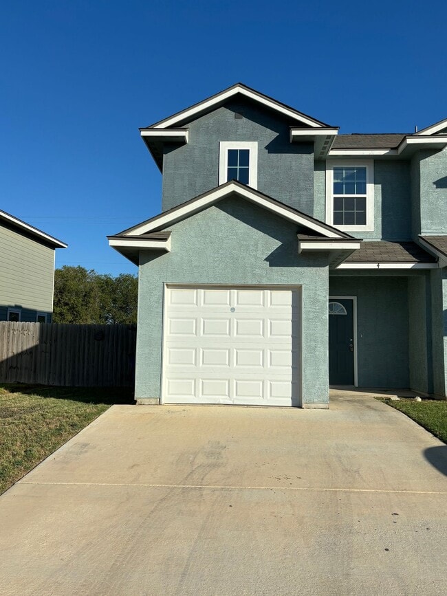 Building Photo - 8327 Breezy Cv