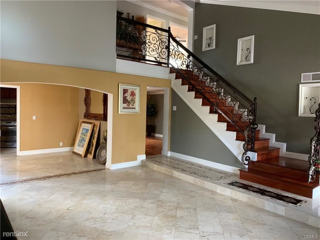Foto principal - 4 br, 3.5 bath House - 9246 Honeysuckle Ave