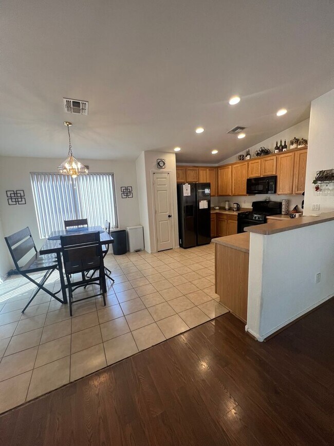 Building Photo - Call To See How Can You Can Make This Sout...