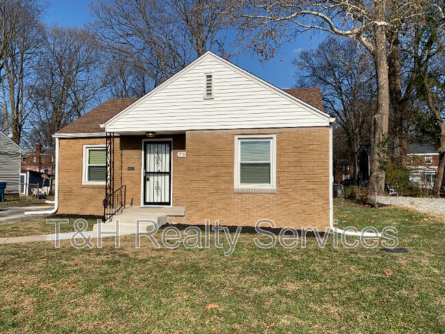 Building Photo - 706 W 42nd St