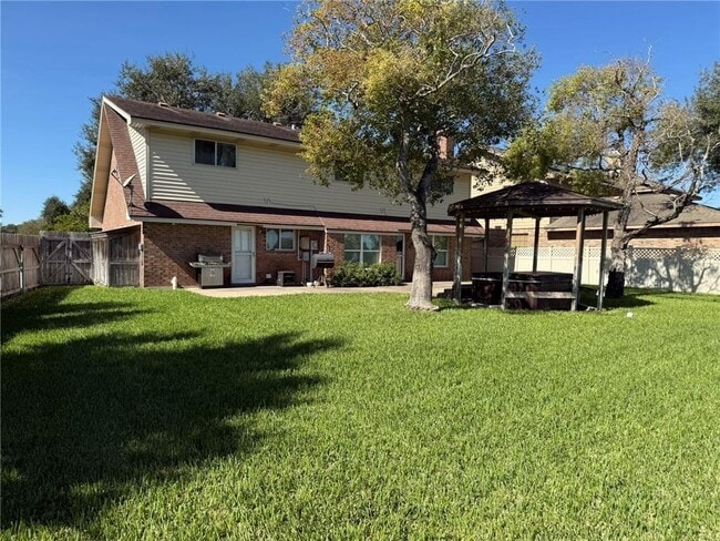 Building Photo - 1912 Kelly St