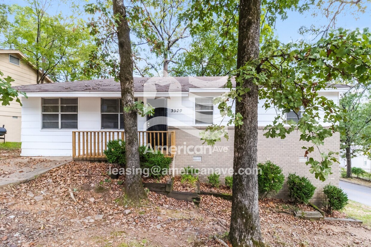 Foto principal - 5500 Allen St