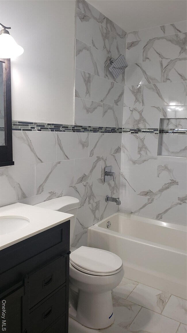 Foto del edificio - 643 E 87th St