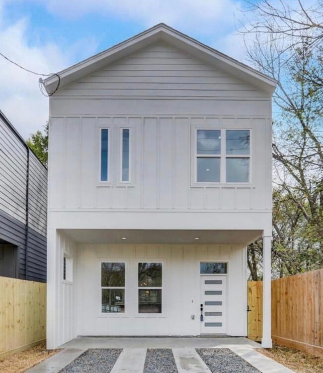 Building Photo - 1217 Dewalt St