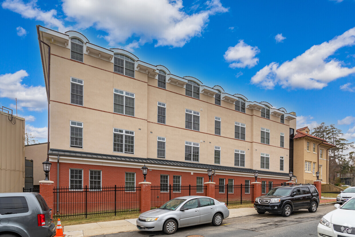 Foto del edificio - H Fletcher Brown Apartments