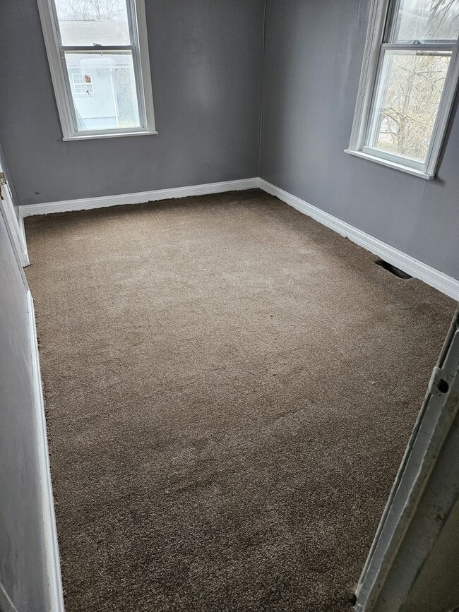 Foto del edificio - *Knoxville 37914 - Cozy 3 bedroom, 1.5 bath with bonus room & walk-out basement. Call Brad Croisd...