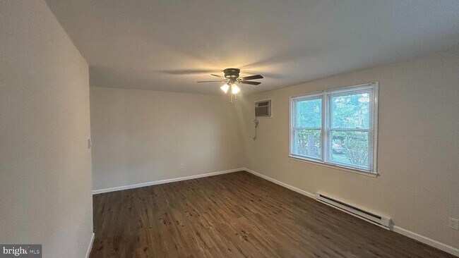 Foto del edificio - 1022 Fox Chase Rd