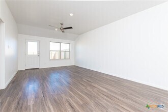 Building Photo - 5901 Betty Lou Dr