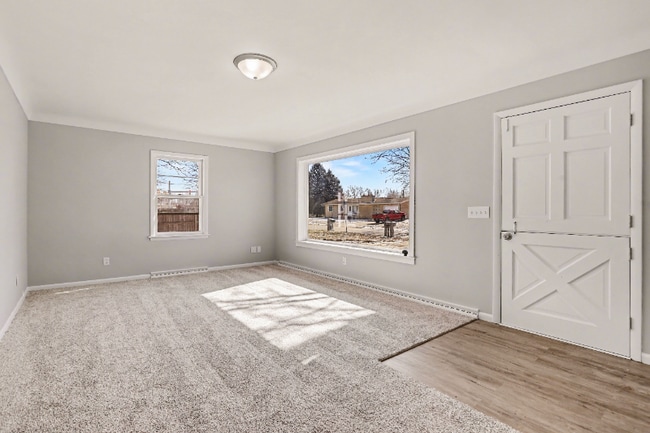 Building Photo - 10203 Shadowlane Ave