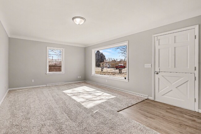 Foto del edificio - 10203 Shadowlane Ave