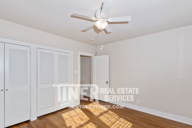 Building Photo - Beautifully updated 3 bedroom 2 bath home