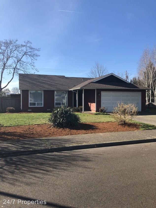 1005 S Elm Ct, Canby, OR 97013 House Rental in Canby, OR