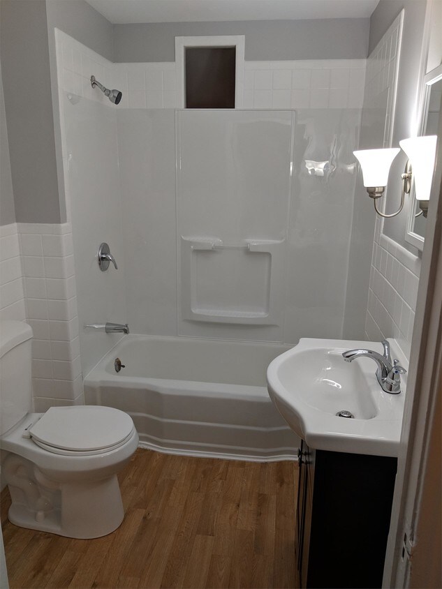 Foto principal - 20 Willington Ave