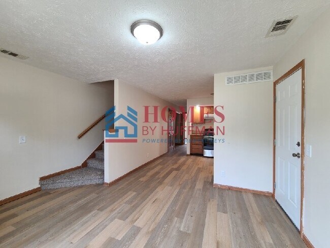Foto del edificio - Three Bedroom Townhouse | Two Bath | Chand...