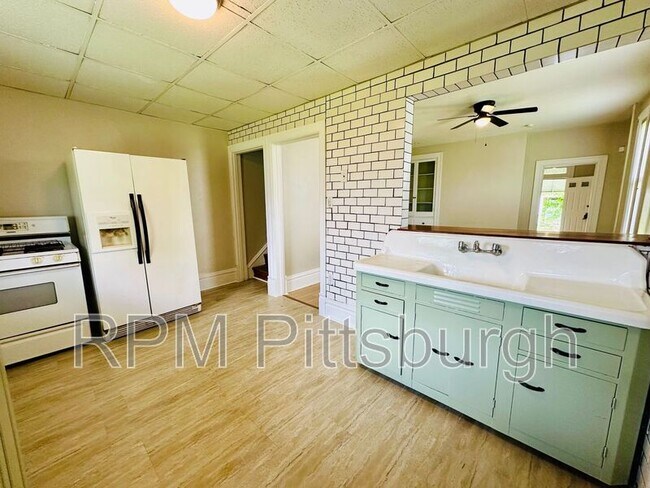 Foto del edificio - 1115 Karl Ave