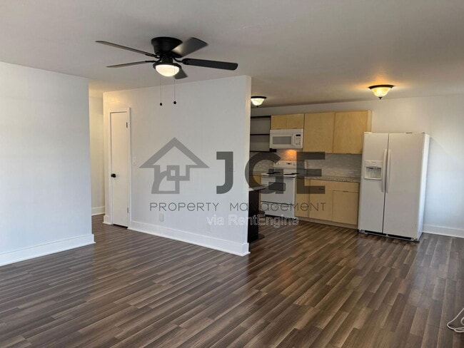 Photo - 810 Lake Shore Dr Apartment