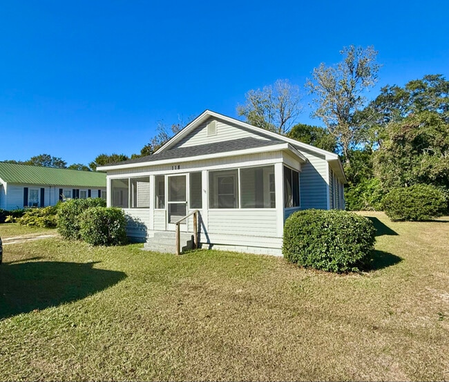 Building Photo - 118 S Tillman St