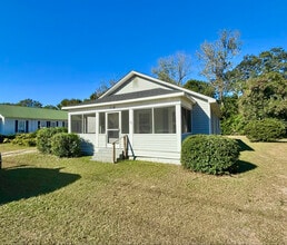 Building Photo - 118 S Tillman St