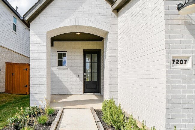 Foto del edificio - 7207 Prairie Heights Drive