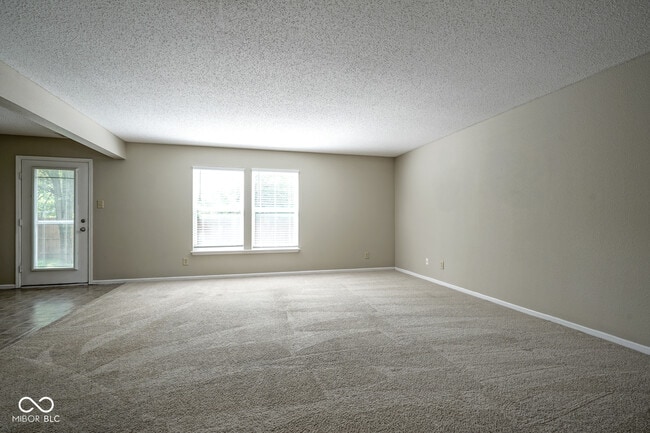 Building Photo - 10155 Holly Berry Cir
