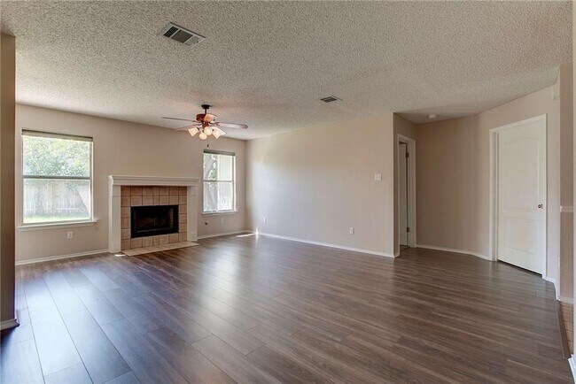 Foto del edificio - 1322 Ashley Dr