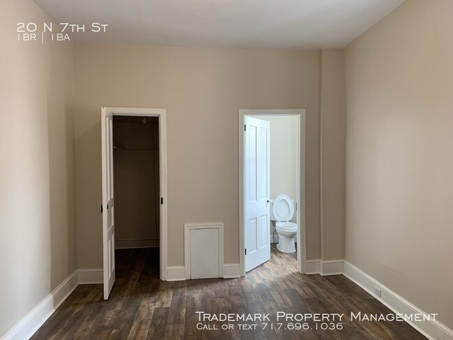 Building Photo - Very Nice 1 Bedroom Apartment