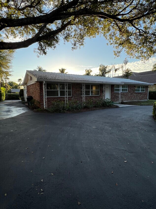 908 Prosperity Farms Rd, North Palm Beach, FL 33408 House for Rent in