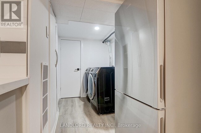 Building Photo - 130 Lambton Ave