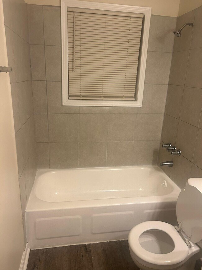 Foto del edificio - 5106 Blacksmith Dr