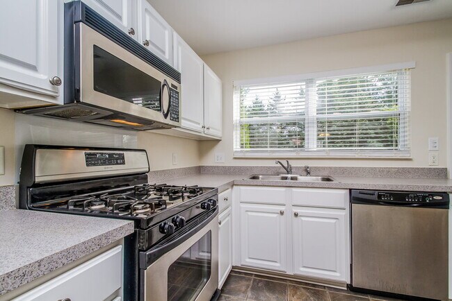 Foto del edificio - 1701 Stone Hollow Ct