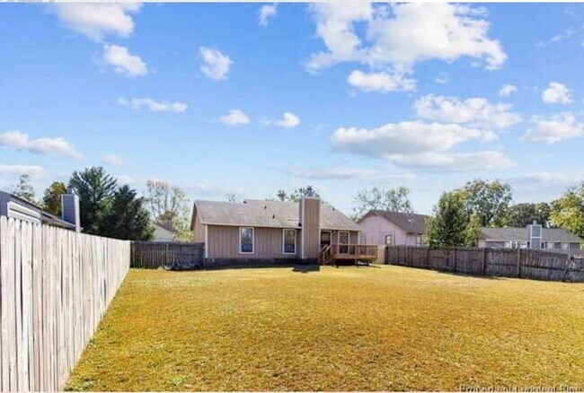 Foto del edificio - 6808 Sugarbin Ln