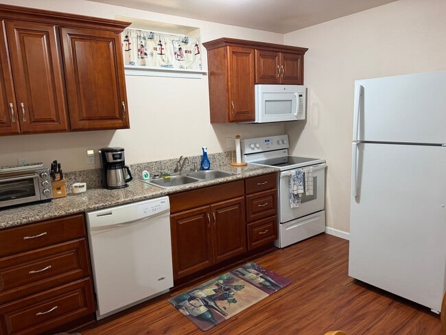 Building Photo - 295 W Rhodena Dr
