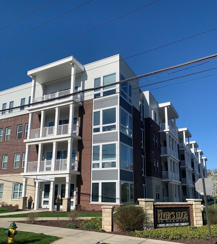 The Rivers Edge of Oakmont Apartments in Oakmont, PA