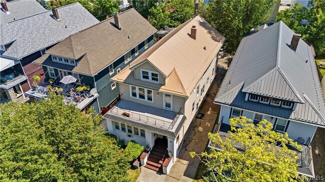 Foto del edificio - 41 Crestwood Ave