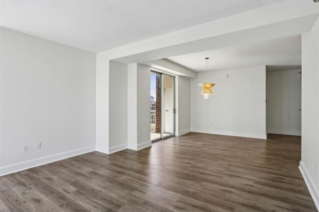 Building Photo - 285 Centennial Olympic Park Dr NW