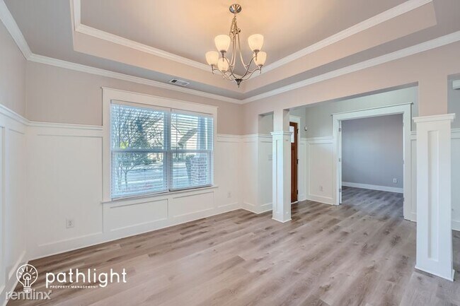 Foto del edificio - 5 br, 3 bath House - 2501 Wevok Way SE UNIT