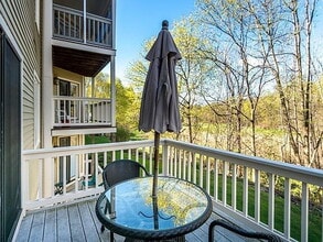 Building Photo - 501 Lexington St