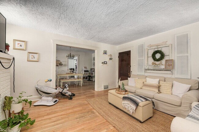 Foto del edificio - 3977 W 23rd St