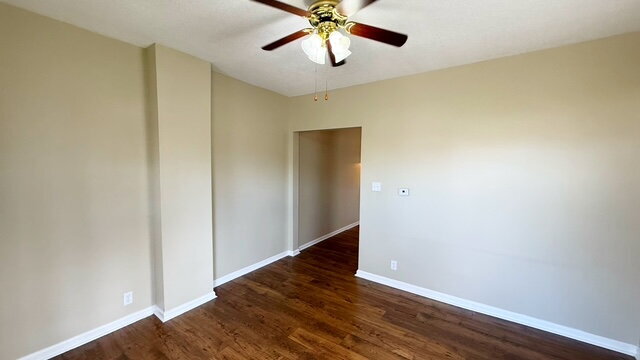 Foto del edificio - CENTER TOWNSHIP 3 BEDROOM HALF DUPLEX AVAILABLE NOW!